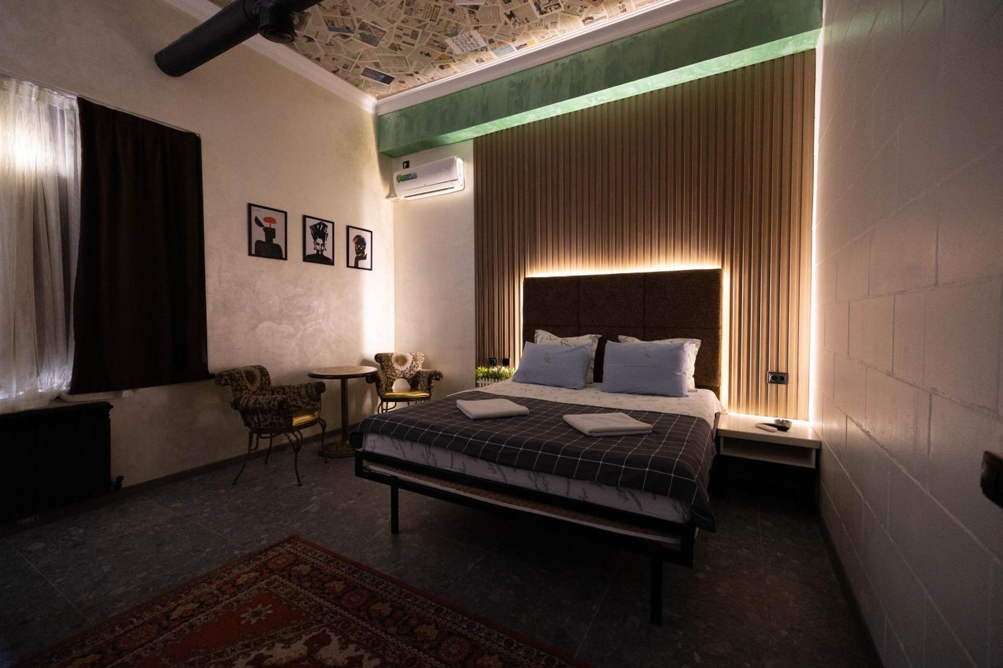 Local Hotel Tashkent Esterno foto
