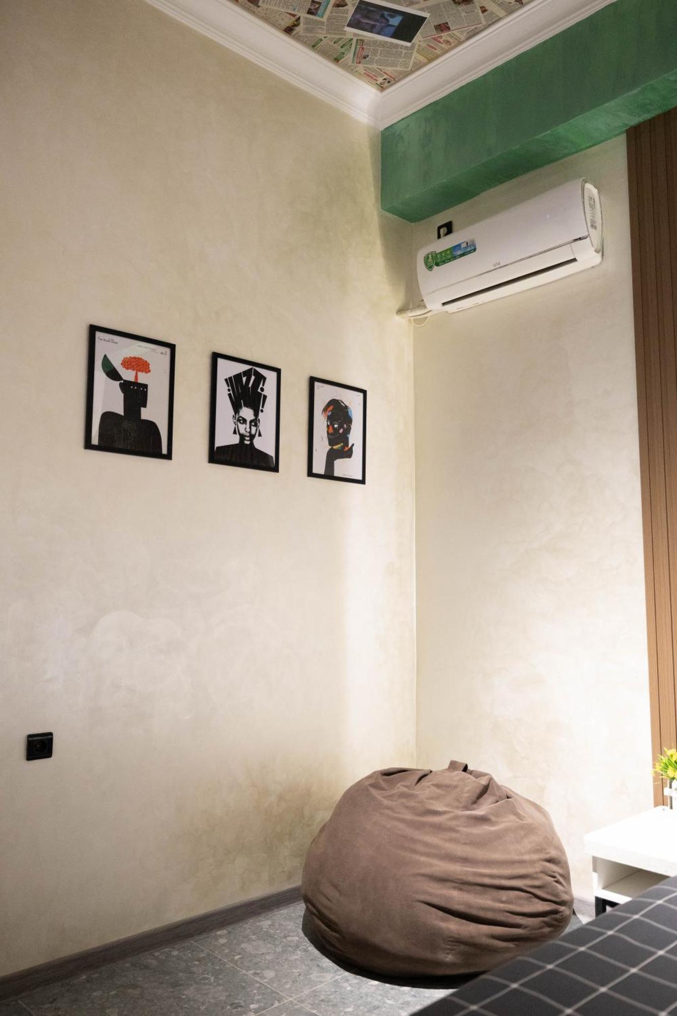 Local Hotel Tashkent Esterno foto