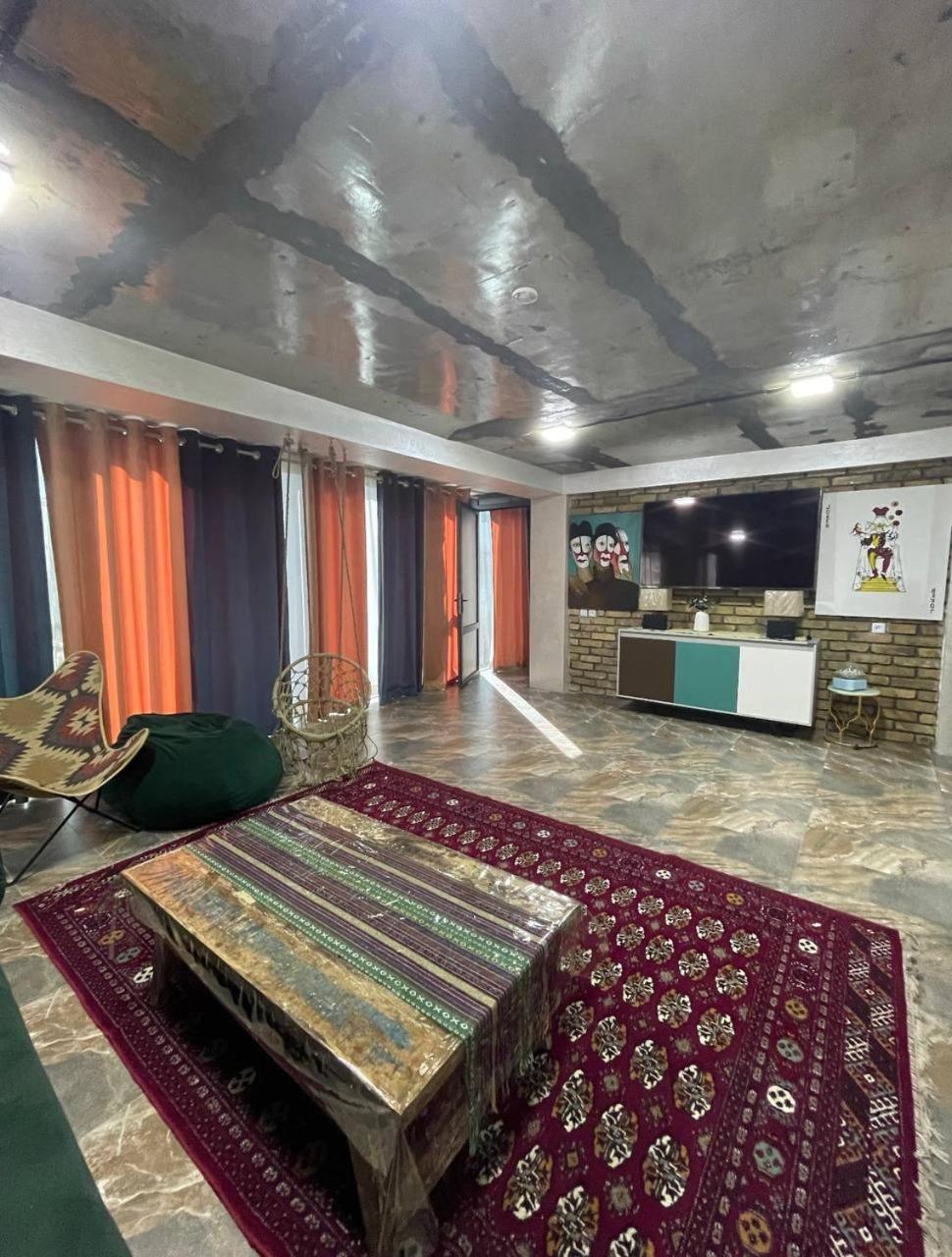Local Hotel Tashkent Esterno foto
