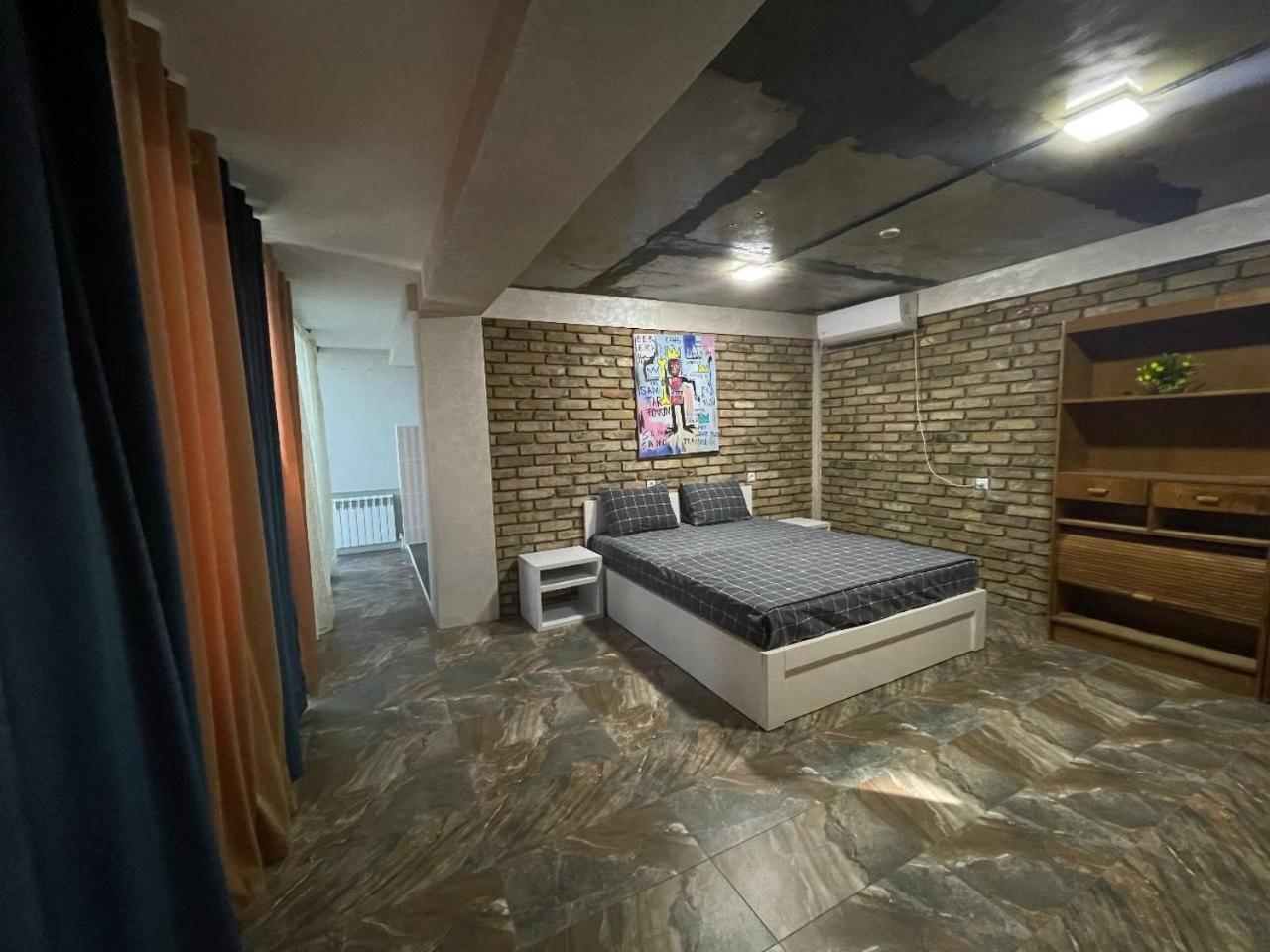 Local Hotel Tashkent Esterno foto