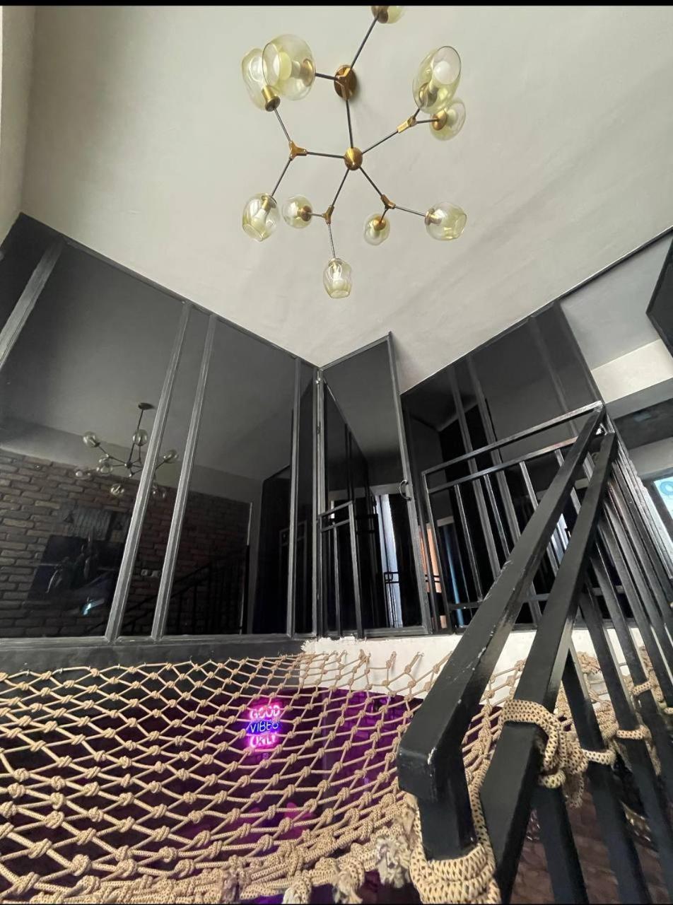 Local Hotel Tashkent Esterno foto